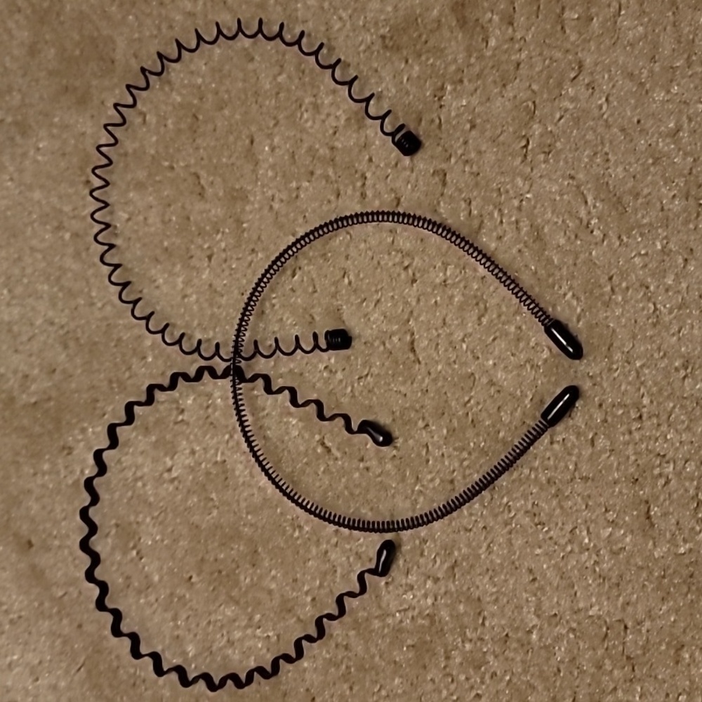 Set of 5 Black Metal Headbands - Picture 3 of 3